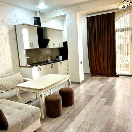 New Apartment In Downtown Erevan Exterior foto