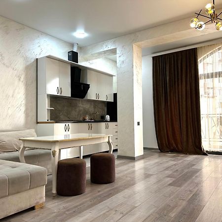 New Apartment In Downtown Erevan Exterior foto